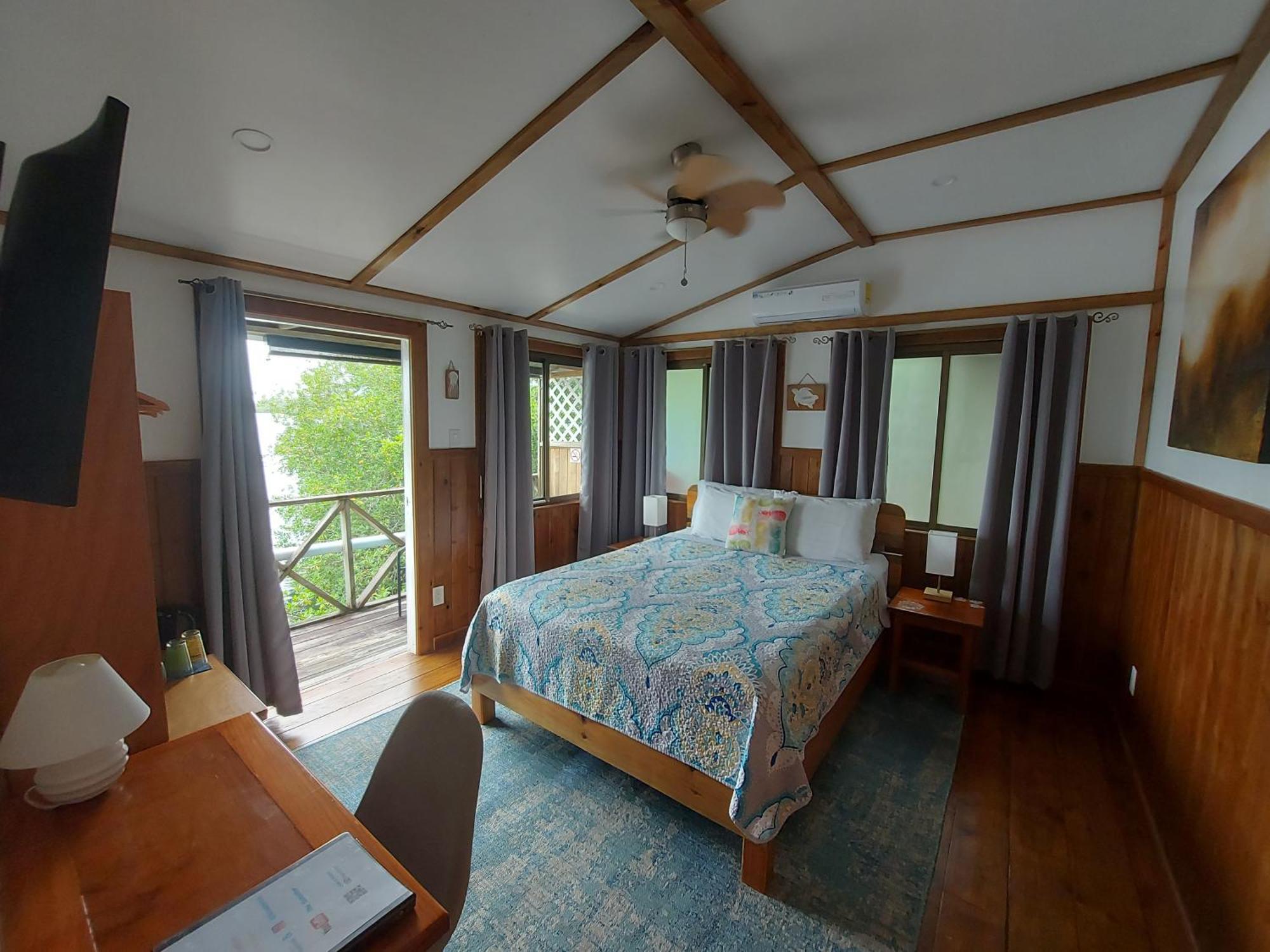 بوكاس تاون The Sunsetter Bed & Breakfast المظهر الخارجي الصورة
